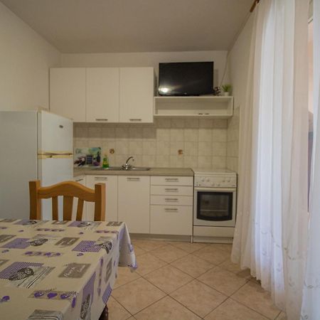 Apartments Petar Maksan Pakoštane Exterior foto