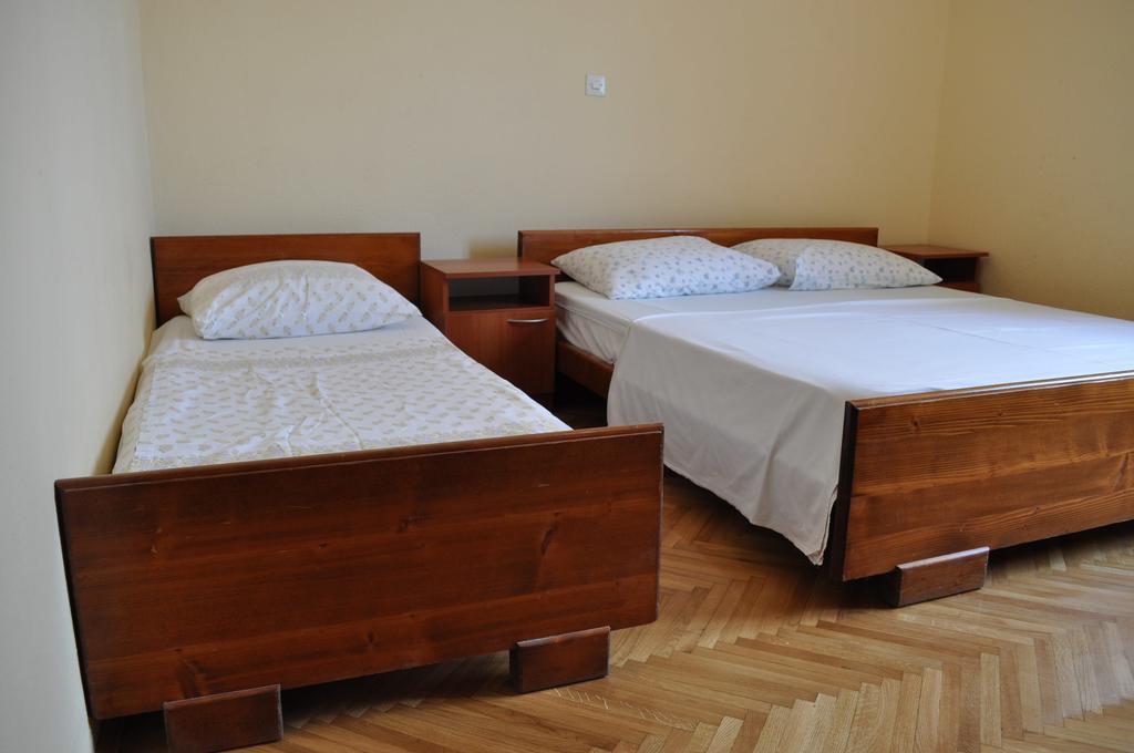 Apartments Petar Maksan Pakoštane Habitación foto