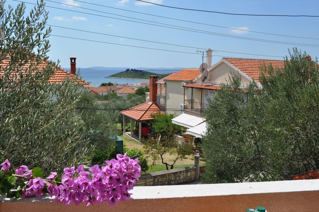 Apartments Petar Maksan Pakoštane Habitación foto